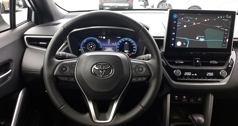 Toyota Corolla Cross cena 175900 przebieg: 3369, rok produkcji 2022 z Tychy małe 211